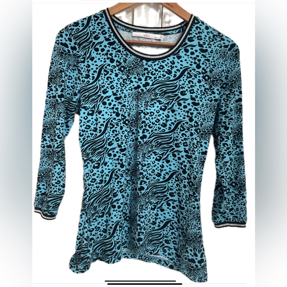 Bold Blue and Black Leopard Print Fitted 3/4 Sleeve and Silver Metallic Trim Top